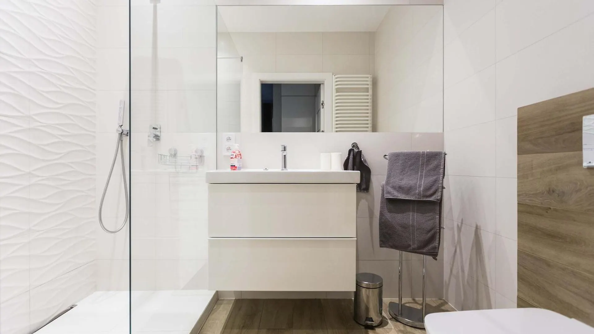 Apartment Nadwislanska With Air Conditioning Near Kazimierz By Noclegi Renters Krakow