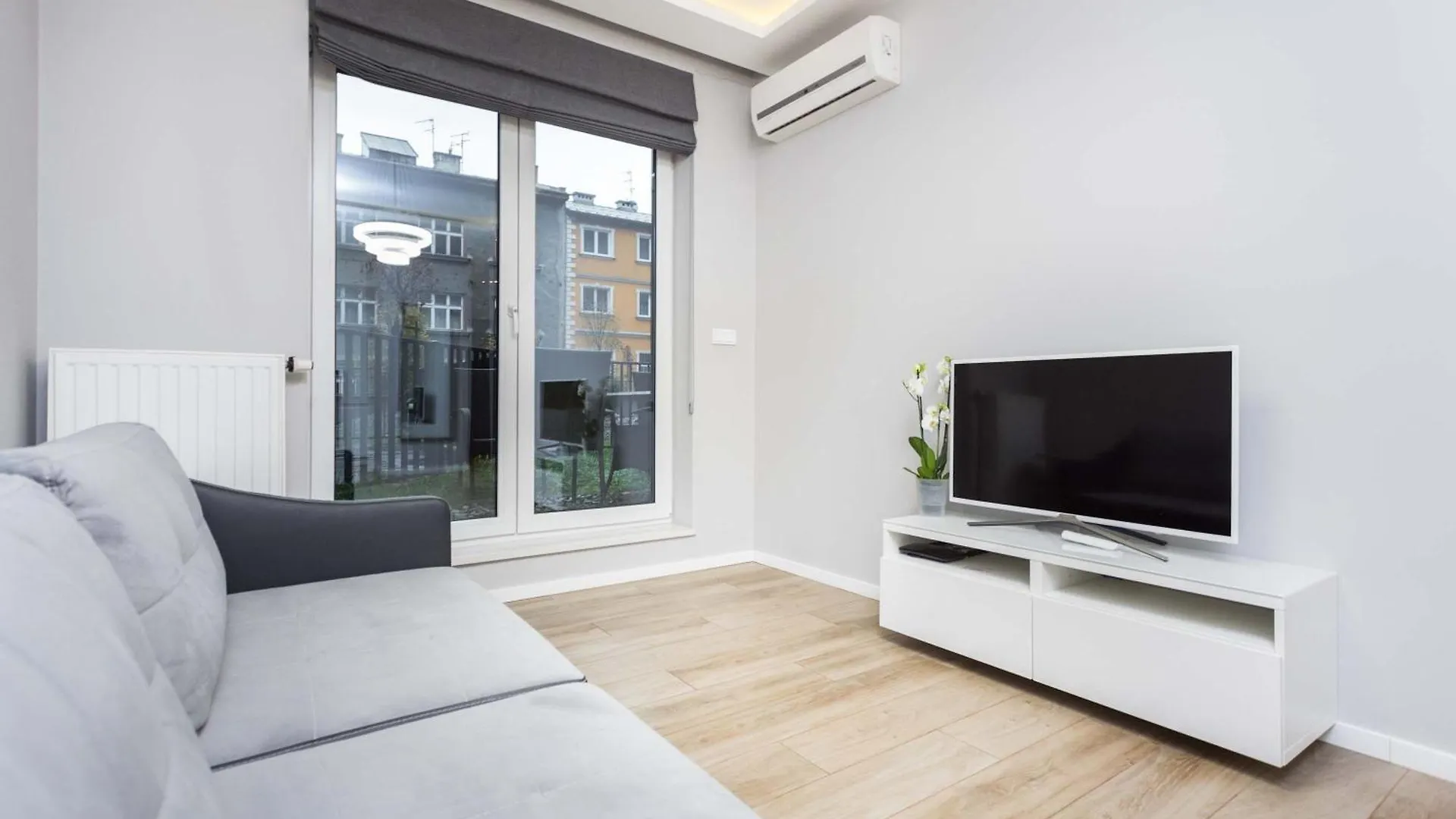 Apartment Nadwislanska With Air Conditioning Near Kazimierz By Noclegi Renters Krakow