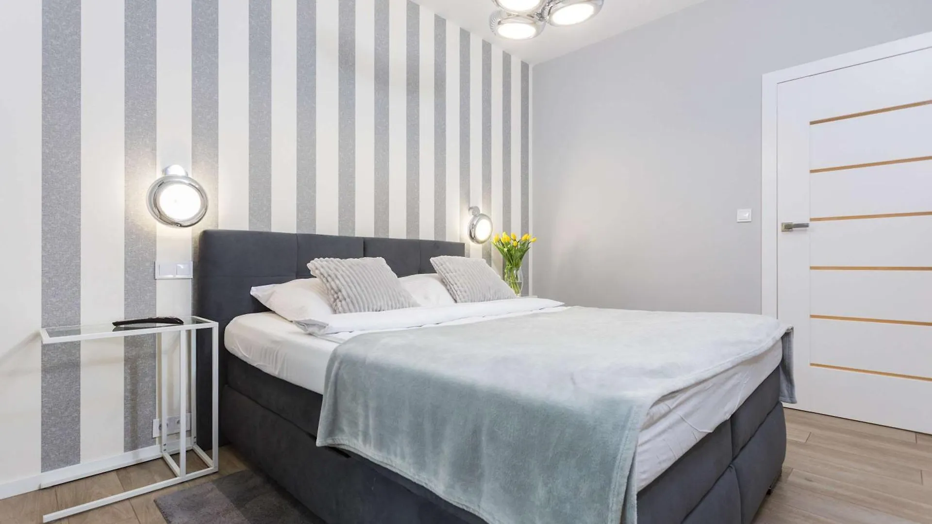 Apartment Nadwislanska With Air Conditioning Near Kazimierz By Noclegi Renters Krakow