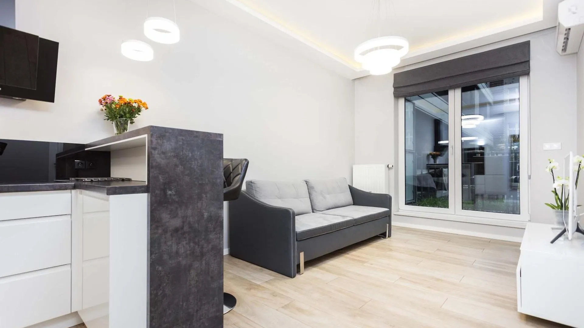 Apartment Nadwislanska With Air Conditioning Near Kazimierz By Noclegi Renters Krakow Poland