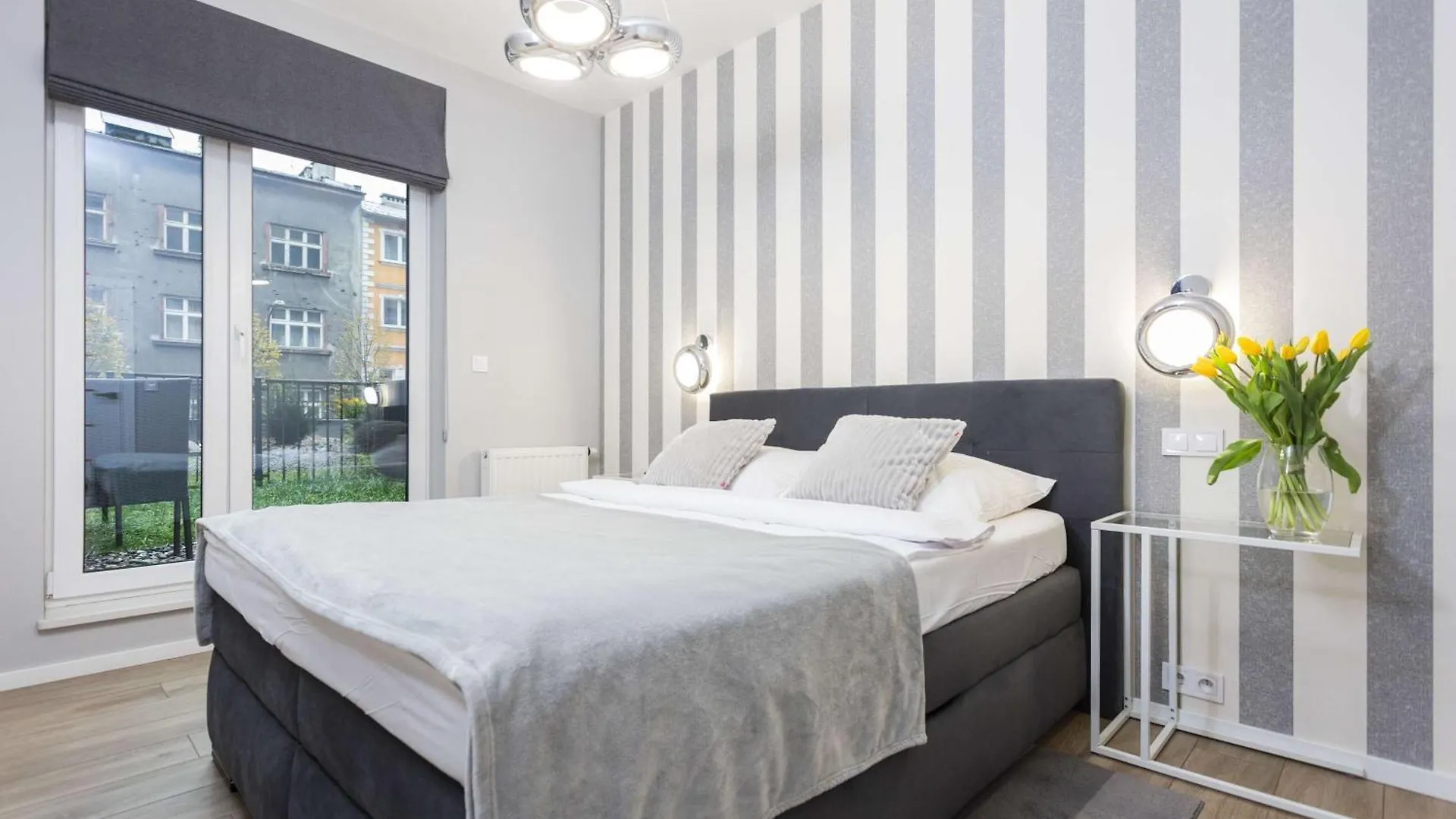 Apartment Nadwislanska With Air Conditioning Near Kazimierz By Noclegi Renters Krakow